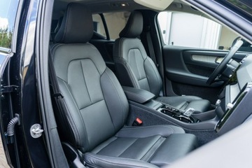 Volvo XC40 Crossover Facelifting 2.0 B4 197KM 2024 Volvo XC 40 B4 197 KM Ultra Dark Mild Hybrid, zdjęcie 11