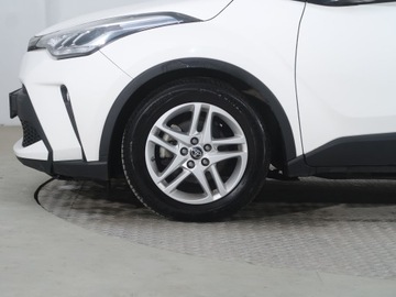 Toyota C-HR I Crossover Facelifting 1.8 Hybrid 122KM 2022 Toyota C-HR 1.8 Hybrid, Serwis ASO, Automat, zdjęcie 13