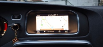 Volvo V40 II Hatchback Facelifting 2.0 D2 120KM 2017 VOLVO V40 R-DESING! Stan idealny!, zdjęcie 17