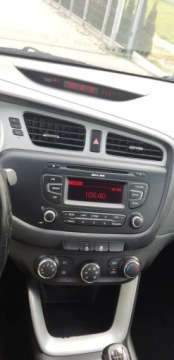 Kia Ceed II Kombi 1.4 DOHC 100KM 2012 Kia Ceed 1.4 benz ,bezwypadek ,jeden wlasc ,nowy rozrzad 1.4 Benzyna 100KM, zdjęcie 14