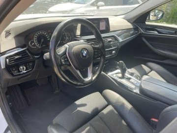 BMW Seria 5 G30-G31 Touring 520d 190KM 2019 BMW 520 Sport Line XDrive Skóra Kamera HAK, zdjęcie 9