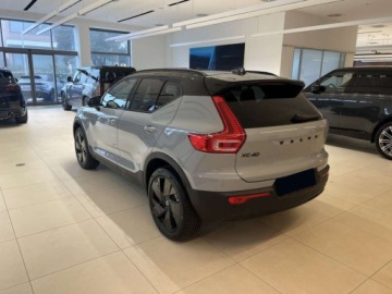 Volvo XC40 Crossover Facelifting 2.0 B4 197KM 2026 2.0 B4 Plus Black Edition (197 KM) Kamera o zasięgu 360, zdjęcie 2