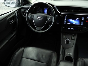 Toyota Auris II Hatchback 5d Facelifting 1.8 Hybrid 136KM 2015 Toyota Auris Hybrid, Automat, Skóra, Klima, zdjęcie 6