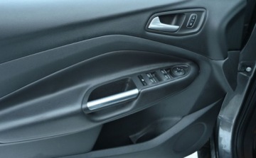 Ford Kuga II SUV Facelifting 2.0 TDCi 150KM 2017 Ford Kuga 2,0 TDCI 150 KM AWD ST-LINE BI-Xenon Nawigacja 2.0 Diesel 150KM, zdjęcie 15