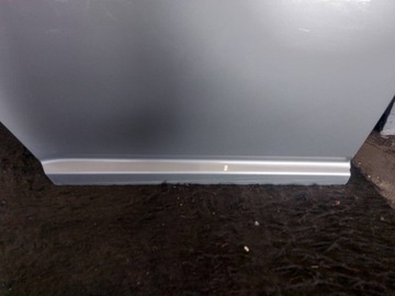 DVEŘE KOMPLETNÍ PRAVÝ ZADNÍ AVENSIS T25 1C0 LIFTBACK