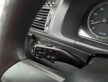 Volkswagen Touran I 1.6 102KM 2004 Volkswagen Touran Navi Alu Tempomat Serwis Gwarancja 1.6 BenzynaLPG 102KM, zdjęcie 20