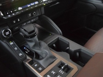 Toyota Land Cruiser VII Terenowy 5d 2.8 D-4D 204KM 2025 Od ręki - Executive 2.8 Diesel 205KM | Podgrzewane tylne fotele!, zdjęcie 8