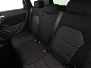 Mercedes Klasa B W246 Sports Tourer Facelifting 1.6 180 BlueEFFICIENCY Edition 122KM 2017 Mercedes B 180 navi klima grzane fotele czujniki, zdjęcie 16