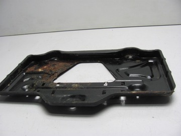 Мерседес W124 Аккумуляторная база