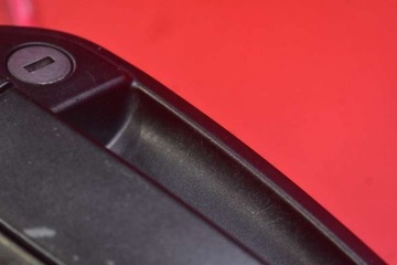 KLIKA LEVÝ PŘEDNÍ GRAFITOVÁ  FIAT LINEA 06-12