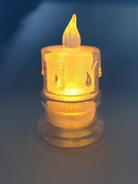 Светодиодная электрическая блестящая свеча на батарейках для свечей 8 см + батарейки