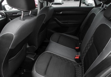 Skoda Fabia III Kombi Facelifting 1.0 TSI 95KM 2021 Skoda Fabia 1.0TSI 95KM Ambition Plus, Kamera Cofania, Czujniki Parkowania, zdjęcie 10