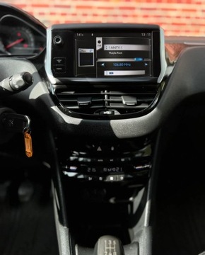 Peugeot 208 I Hatchback 3d 1.2 VTI 82KM 2013 Peugeot 208 Czujniki Parkowania Climatronic Alu Gwarancja w cenie Warszaw, zdjęcie 26