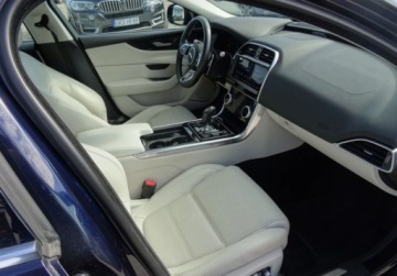 Jaguar XE Sedan Facelifting 2.0 i4D 180KM 2020 Jaguar XE 2.0D 180KM 100Bezwypadkowy Jak Nowy Oplacony 93.000km 2.0, zdjęcie 13