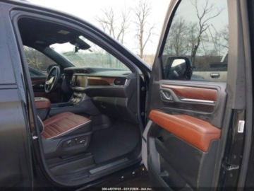  GMC Yukon Denali Ultimate, 2023r., 4x4, 6.2L 6.2 Benzyna 420KM, zdjęcie 8