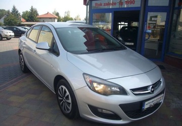 Opel Astra J Sedan 1.4 Turbo ECOTEC 140KM 2017 Opel Astra Opel Astra IV 1.4 T Business 1.4 BenzynaLPG 140KM, zdjęcie 3