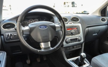 Ford Focus II Coupe-Cabriolet 2.0 Duratec 16V 145KM 2007 Ford Focus 2,0 (145KM) 2007 r. 2.0 Benzyna 145KM, zdjęcie 8