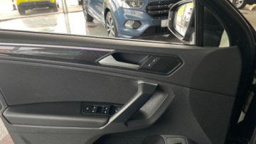 Volkswagen Tiguan II SUV Facelifting 2.0 TDI 150KM 2022 Volkswagen Tiguan Kamera Nawigacja Full LED Elektryczna klapa MOZLIWA ZAMI, zdjęcie 29