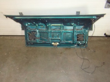 VÍKO KUFRU ZADNÍ KUFRU VW PASSAT B4 SEDAN