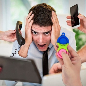 ПРОСТАЯ ИГРУШКА-АНТИСТРЕСС-БРЕЛОК С ЯМОЧКАМИ PUSH POP