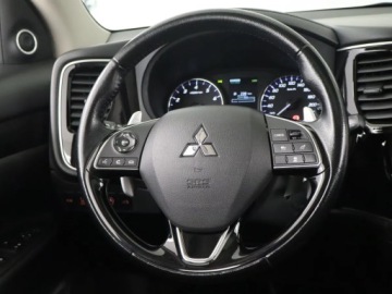 Mitsubishi Outlander III SUV Facelifting 2015 2.0 MIVEC 150KM 2016 Mitsubishi Outlander 2.0, Salon Polska, 4X4, zdjęcie 22