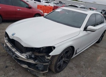 BMW Seria 7 G11-G12 2018 BMW Seria 7 2018, 4.4L, od ubezpieczalni 4.4 Benzyna 445KM, zdjęcie 5