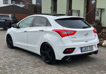 Hyundai i30 II Hatchback 5d Facelifting 1.6 GDI 186KM 2016 Hyundai i30 1,6Turbo 186KM Climatronic Kamera Led Navi Bezwypadkowy SERWIS, zdjęcie 2