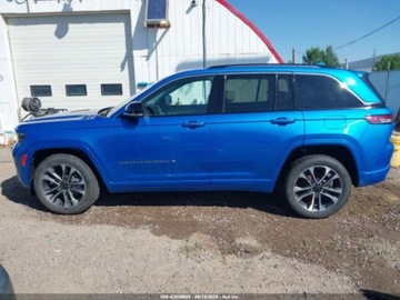 Jeep Grand Cherokee V 2023 Jeep Grand Cherokee Overland 2023 3.6l 3.6 Benzyna 293KM, zdjęcie 2