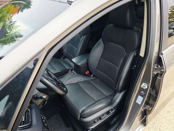 Kia Carens IV Minivan Facelifting 1.7 VGT CRDI 141KM 2017 Kia Carens 1.7CRDi 141KM DCT 7osob Xenon LED Kamera Panorama Wentyle Full, zdjęcie 20