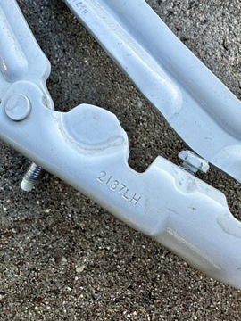 Комплект петель крышки багажника Tesla Model 3 Lift