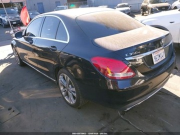 Mercedes Klasa C W205 2017 Mercedes-Benz Klasa C 2017 MERCEDES-BENZ C 350E 2.0 Benzyna 208KM, zdjęcie 3