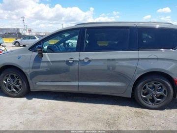 Chrysler Pacifica II 2025 Chrysler Pacifica Hybrid Premiuim S Appearance Package 2025 3.6l 3.6 260KM, zdjęcie 2
