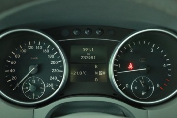 Mercedes Klasa M W164 Off-roader 3.0 V6 (320 CDI) 224KM 2006 Mercedes ML ML 320 CDI , 221 KM, 4X4, Automat, zdjęcie 7