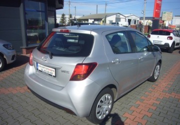 Toyota Yaris III Hatchback 5d Facelifting 1.33 Dual VVT-i 99KM 2015 Toyota Yaris Toyota Yaris III Salon PL 1.3 Benzyna 99KM, zdjęcie 5