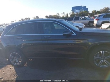 Mercedes GLC C254/X254 2022 Mercedes-Benz GLC 300 2022 2.0l 2.0 Benzyna 255KM, zdjęcie 1