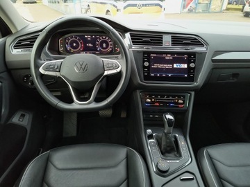Volkswagen Tiguan II SUV Facelifting 2.0 TSI 190KM 2022 Volkswagen Tiguan Elegance 2.0 TSI 190KM 4x4 DSG S, zdjęcie 13