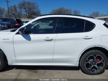 Alfa Romeo Stelvio SUV Facelifting 2.0 Turbo 280KM 2023 Alfa Romeo Stelvio 2023r., 4x4, 2.0L 2.0 Benzyna 280KM, zdjęcie 5