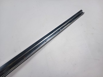 Правая хромированная полоса над окном Mercedes SL R107.