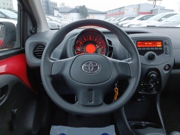Toyota Aygo II Hatchback 5d 1.0 VVT-i 69KM 2015 Toyota Aygo 1.0 VVT-i X II (2014-) 1.0 VVT-i 69KM, zdjęcie 15