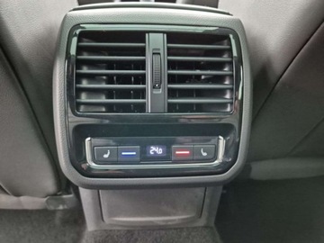 Volkswagen Arteon Fastback Facelifting 2.0 TDI 200KM 2021 Volkswagen Arteon Harmankardon Faktura VAT Panorama SKory hak Masaze, zdjęcie 32