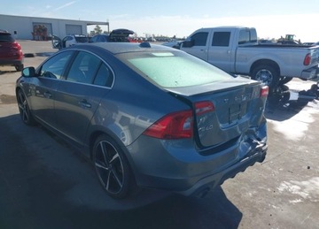 Volvo S60 II Sedan Facelifting 2.0 T6 DRIVE-E 306KM 2016 Volvo S60 2016r., T6 Drive-e R-design Platinum, 2L, od ubezpieczalni 2.0, zdjęcie 4