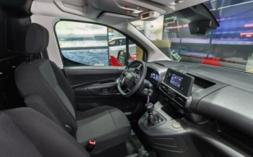 Toyota 2024 Toyota Proace City City 1.5 D-4D Standard 2,3t Active 1.5 Diesel 102KM, zdjęcie 31