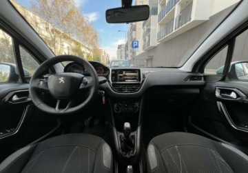 Peugeot 208 I Hatchback 3d 1.2 VTI 82KM 2013 Peugeot 208 Czujniki Kamera niski przebieg Warszawa 1.2 Benzyna 82KM, zdjęcie 4