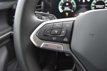 Volkswagen Passat B8 Variant Facelifting 2.0 TDI SCR 150KM 2024 Volkswagen Passat Variant 2.0TDI 150KM Elegance IQ.Drive HAK Masaz ACC Kam, zdjęcie 13