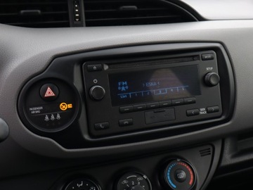 Toyota Yaris III Hatchback 5d Facelifting 2017 1.5 Dual VVT-iE 111KM 2018 Toyota Yaris 1.5 Dual VVT-i, Salon Polska, GAZ, zdjęcie 11