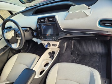 Toyota Prius IV 2016 Toyota Prius HYBRID skóry xenon Navi 110 tys km, zdjęcie 13