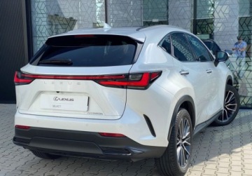 Lexus NX II SUV Facelifting 2.5 350h 243KM 2024 Lexus NX NX 350h Omotenashi Luxury Skyview 4x4 FV23 ASO Salon PL, zdjęcie 4