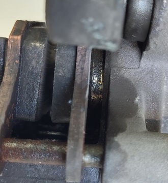 Zacisk tył Honda NTV 650 Revere RC33 88-98r