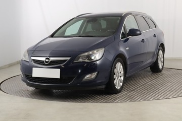 Opel Astra J Sports Tourer 1.7 CDTI ECOTEC 125KM 2011 Opel Astra 1.7 CDTI, Navi, Xenon, Klima, zdjęcie 1