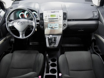 Toyota Corolla Verso E120 1.8 VVT-i 130KM 2007 Toyota Corolla Verso 1.8 benzyna 7 miejsc Klimatronic 1.8 Benzyna 129KM, zdjęcie 4